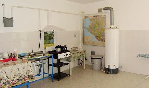 Общая кухня для самостоятельного приготовления пищи гостевого дома Ариэль, г. Анапа, п. Витязево