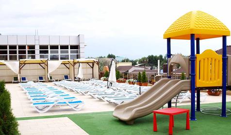 Детская площадка и бассейн отеля Меридиан, г. Анапа, п. Витязево