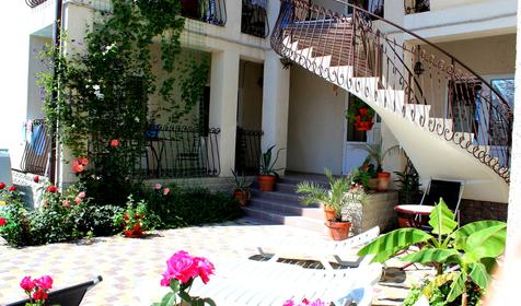 Гостевой дом У трех гор, г. Геленджик, с. Кабардинка