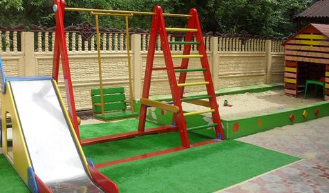 Детская площадка гостевого дома Улыбка, г. Анапа, п. Джемете