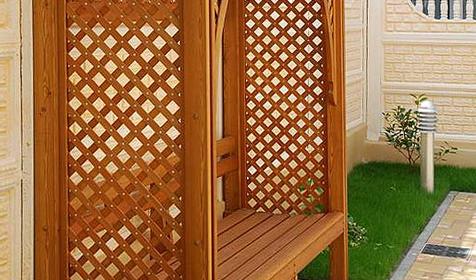 Во дворе гостевого дома Кипарис, г Геленджик