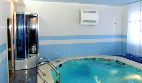 Бассейн и сауна в номере мини-отеля Дом казака, г. Геленджик