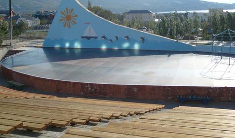 Летняя концертная площадка детского пансионата с лечением Кировец, г. Геленджик, п. Кабардинка