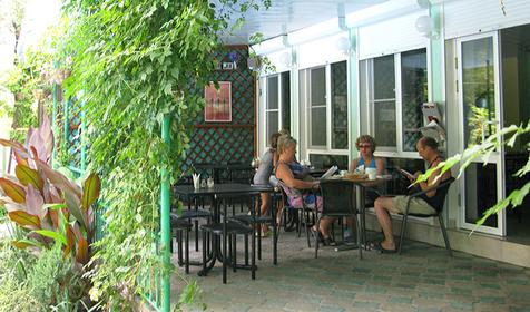 Кафе. Мини-отель Изумрудный, г. Геленджик, п. Кабардинка