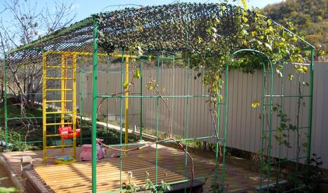 Детская площадка, гостевой дом На земляничной, г. Геленджик, с. Архипо-Осиповка