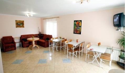 Общая кухня-столовая, гостиничный дом Бархатный сезон, г. Геленджик, с. Кабардинка