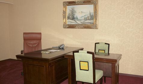 Деловой кабинет номера Апартаменты гостиничного комплекса BelHotel, г. Белореченск