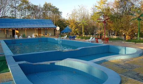 Бассейн базы отдыха Тавуш, Лабинский район, ст. Упорная