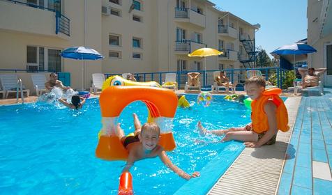 Бассейн гостиничного комплекса Альбатрос, г. Анапа