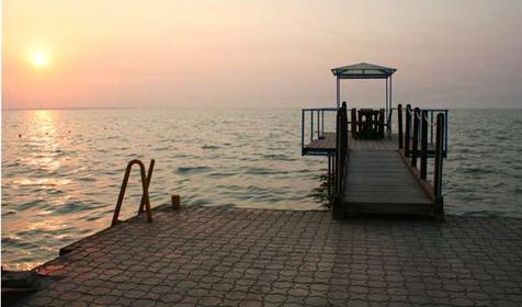 Пляж. Клуб-отель Торнадо, г. Ейск