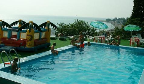 На территории отеля Орешник, г. Сочи, п Лазаревское