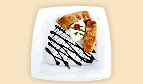 Штрудель с яблоком и изюмом, кафе Феличи, гостевой дом Феличи, г. Анапа, п. Витязево