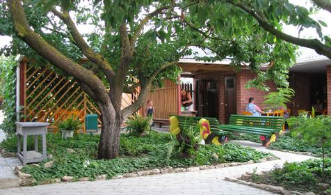 Зока отдыха, Частный гостевой дом по ул. Привокзальная 35, Темрюкский район, п. Сенной