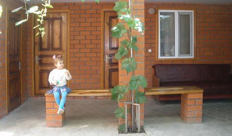 Частный гостевой дом по ул. Привокзальная 35, Темрюкский район, п. Сенной