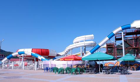 Аквапарк на набережной с. Ольгинка