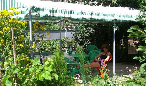 Беседка во дворе гостевого дома Людмила, г. Анапа, п. Витязево