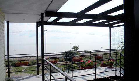 Вид из окна номера. Гостевой дом Песчаный берег, г. Ейск