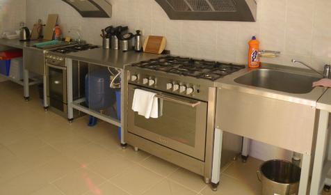 Кухня гостевого дома Валерия, г. Новороссийск, с. Абрау-Дюрсо