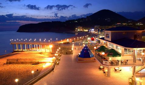 Ночная набережная курортного комплекса Гамма, Туапсинский район, с. Ольгинка