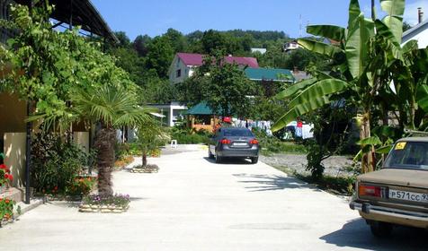 Автостоянка, гостевой дом Лика-Ника, г. Сочи, Лазаревский район, п. Лоо