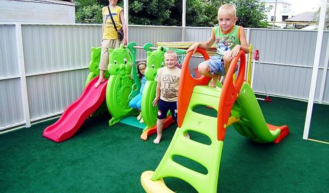 Детская площадка гостевого дома Леонидас, г. Анапа