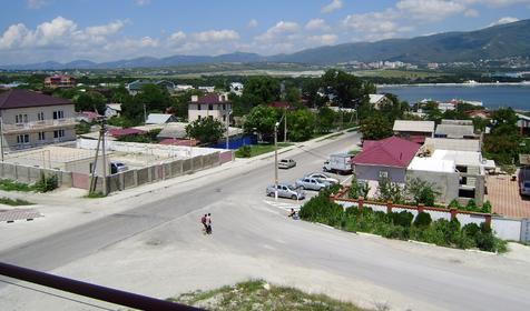 Вид из окна гостевого дома Apple (Яблоко), Геленджик, Тонкий мыс