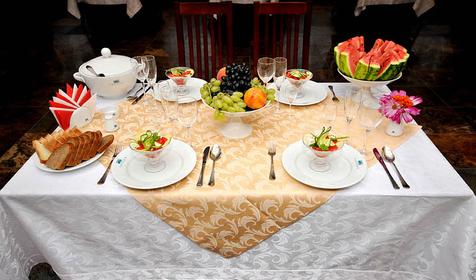 Сервировка обеденного стола. Обеденный зал. Санаторий Горный, г. Горячий Ключ