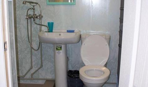 Санузел номера. Гостевой дом на ул. Блюхера 30, г. Ейск