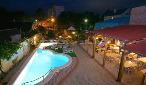 Территория гостевого дома На Херсонской, г. Геленджик