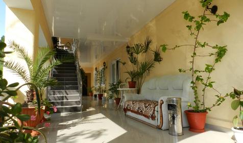 Холл 1 этаж. Гостевой дом Иованна, г. Геленджик, с. Дивноморское