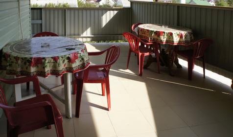 Во дворе гостевого дома Альдаир, г. Геленджик, с. Архипо-Осиповка