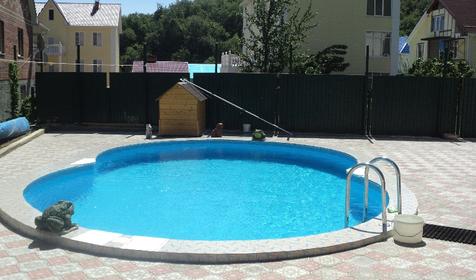 Бассейн на территории гостевого дома Берегиня. Туапсинский район, п. Джубга