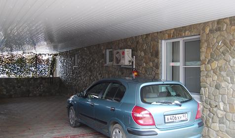 Крытая автостоянка. Мини-отель Горная Долина, г. Геленджик, п. Архипо-Осиповка