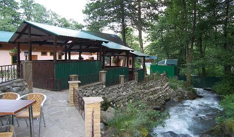 Беседки у реки. Гостевой двор Ачишхо, г. Сочи, п. Красная Поляна