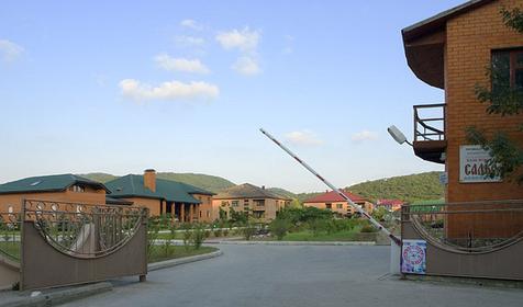 Въезд на базу отдыха Садко, Туапсинский район, п. Новомихайловский