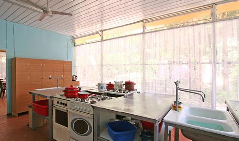 Кухня для самостоятельного приготовления пищи. База отдыха Геленджик, г. Геленджик