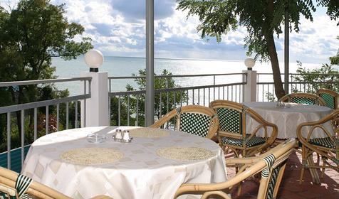 Вечерее кафе. Гостиница ВатерЛоо, г. Сочи, Лазаревский район, п. Лоо