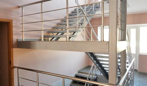 Лестница к верхним этажам, жилой комплекс Сияние Тамани, Темрюкский район, ст. Голубицкая