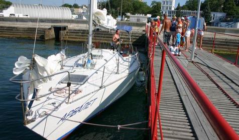 Прогулки на яхте. Отель RED ROSE, г. Анапа, п. Витязево