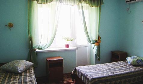 Трехместный номер с удобствами. Гостевой дом по ул. Ростовская 2, р-н Туапсинский, кп. Новомихайловский