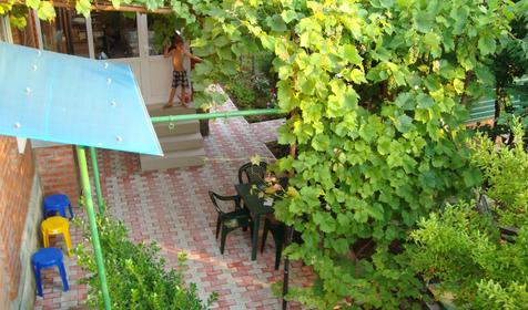 Беседка, гостевой дом Земляничка, пос. Архипо-Осиповка