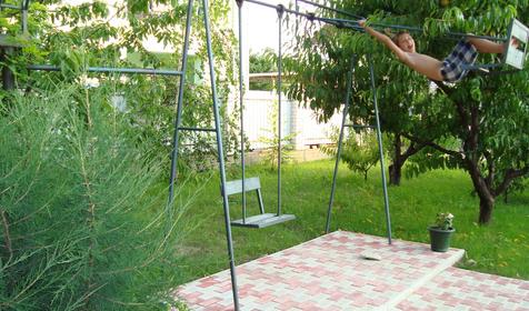 Детская площадка, гостевой дом Земляничка, пос. Архипо-Осиповка