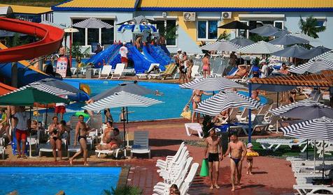 Территория аквапарка. Аквапарк Немо, г. Ейск