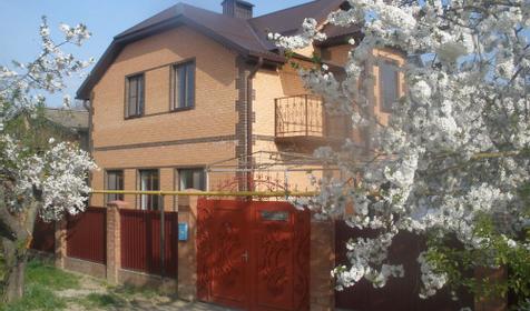 Частный гостевой дом по ул. Привокзальная 35, Темрюкский район, п. Сенной