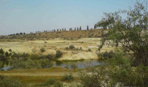 Вид на карьер по добыче кварцевого песка. Темрюкский район