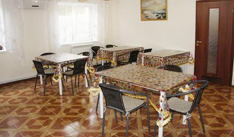 Столовая для отдыхающих гостевого дома Alfa (Альфа), г. Анапа