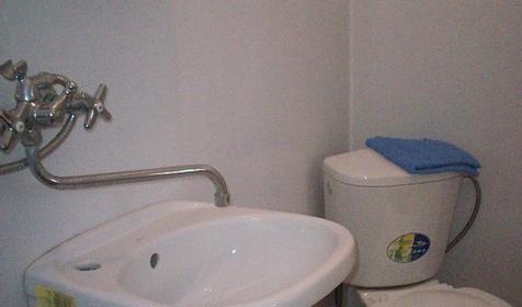 Санузел трехместного номера. Мини-гостиница Руслан, г. Сочи, Адлерский район