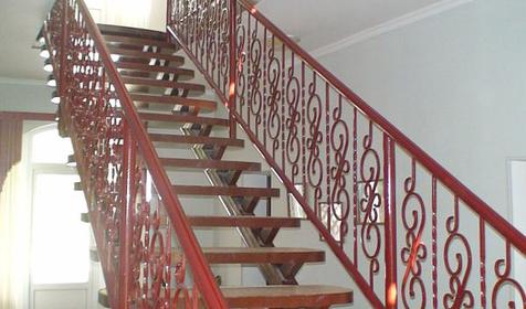 Лестница. Гостевой дом Дюрсо, г. Новороссийск, п. Абрау-Дюрсо