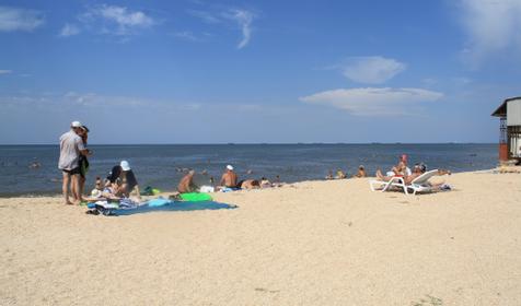 Пляж. База отдыха Южная пальмира, Темрюкский район, ст. Голубицкая