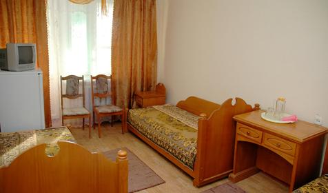 Трехместный номер стандарт, база отдыха Лотос, г. Приморско-Ахтарск